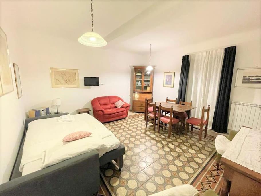 Near Colosseum By Varental 2Br + 1Sb Roma Ngoại thất bức ảnh