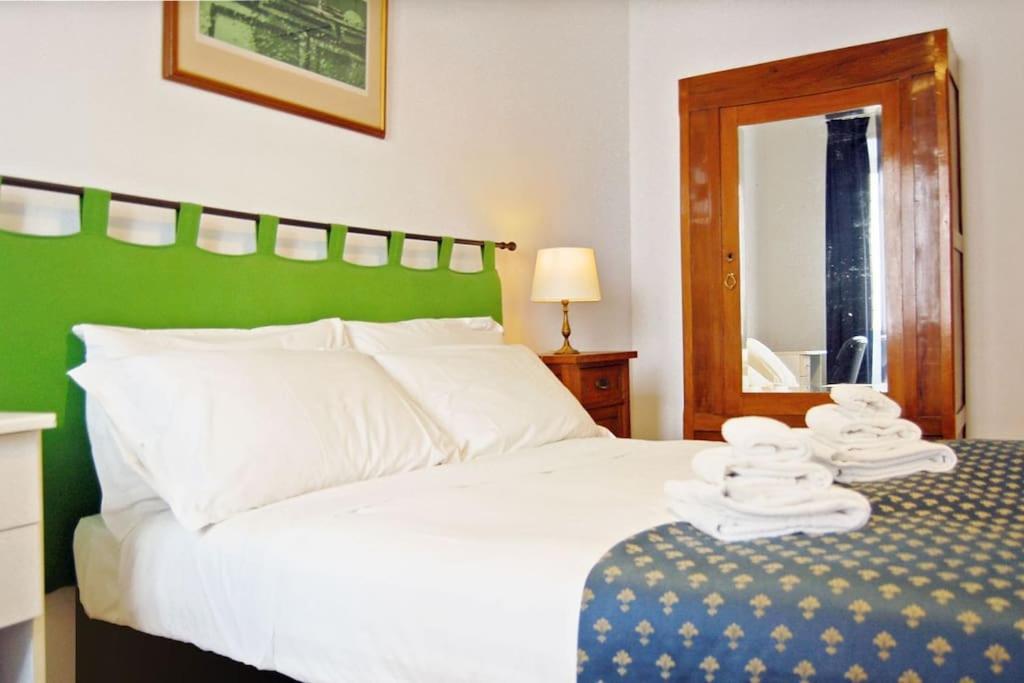 Near Colosseum By Varental 2Br + 1Sb Roma Ngoại thất bức ảnh