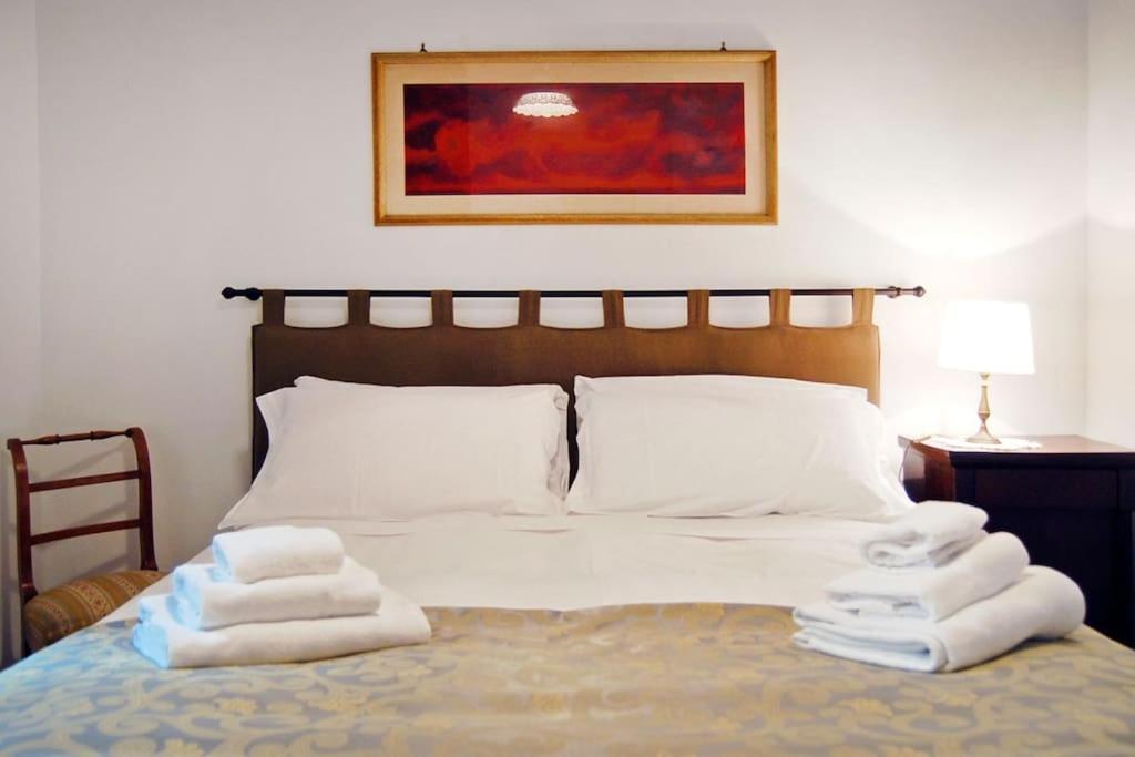Near Colosseum By Varental 2Br + 1Sb Roma Ngoại thất bức ảnh