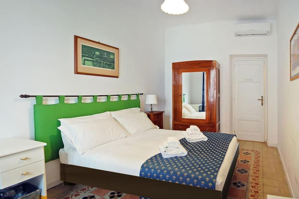 Near Colosseum By Varental 2Br + 1Sb Roma Ngoại thất bức ảnh